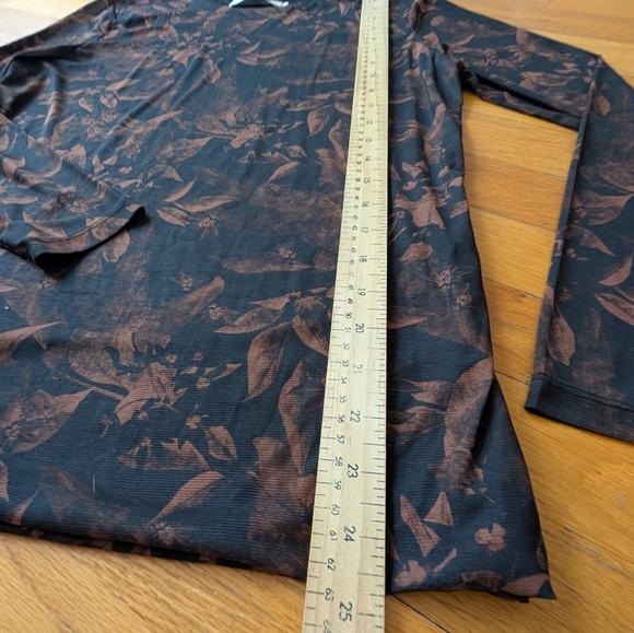 65.Simons Black and Brown Floral Blouse - Picture 2 of 4